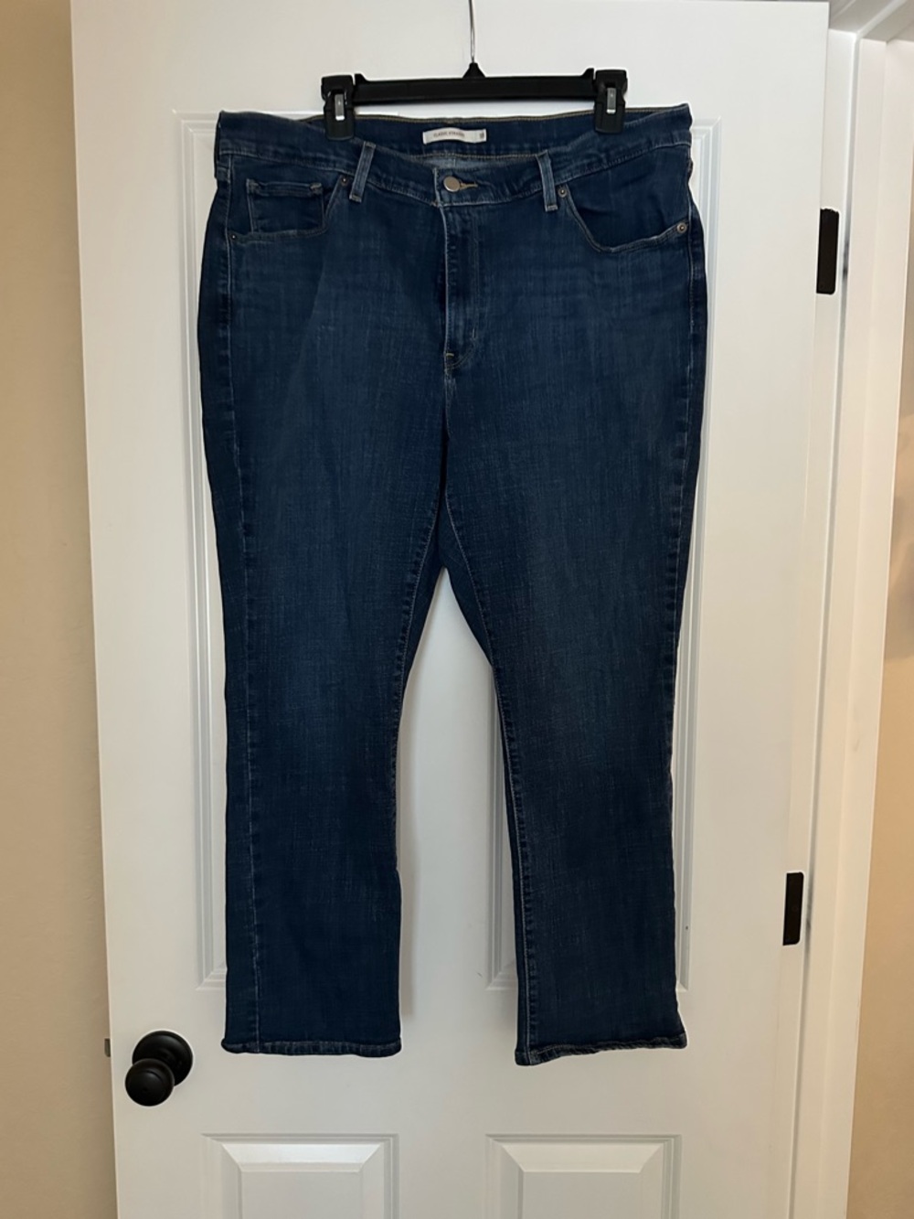 Levi’s Classic womens Blue Straight Jeans